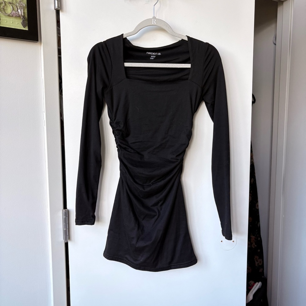 Refresh Black Ruched Long-Sleeve Square-Neck Dress
